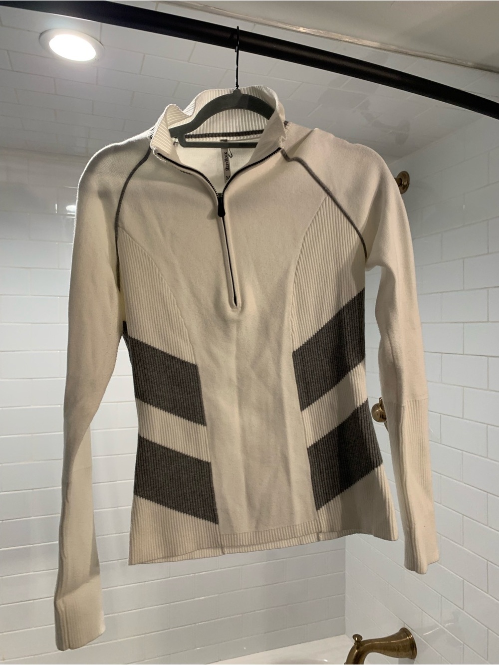 Alp N Rock Cream and Charcoal Contrast Zip-Up Sweater Size M